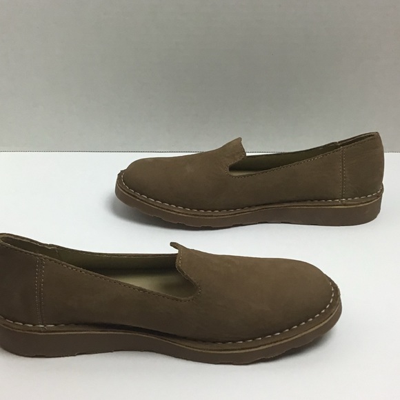 L.L. Bean Stonington nubuck slip on loafer. ID 507369. Brown. 9 - Picture 3 of 6